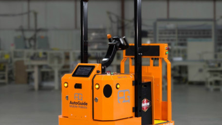 AutoGuide Launches 15,000-Pound Payload Autonomous Mobile Robot Tugger