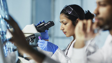 Moderna Uses Amazon Web Services Cloud Technology and Machine Learning to Manufacture and Distribute COVID-19 Vaccines