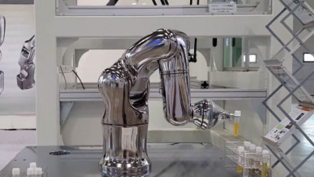Are Robots Becoming More Essential in Medical Automation? 