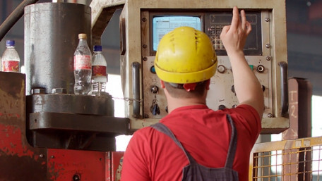How to Calculate Overall Equipment Effectiveness (OEE)