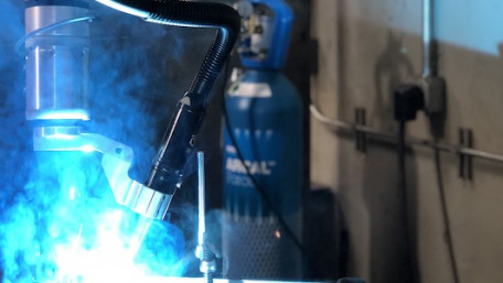 Hirebotics Creates Welding Robots Programmable with a Smartphone App